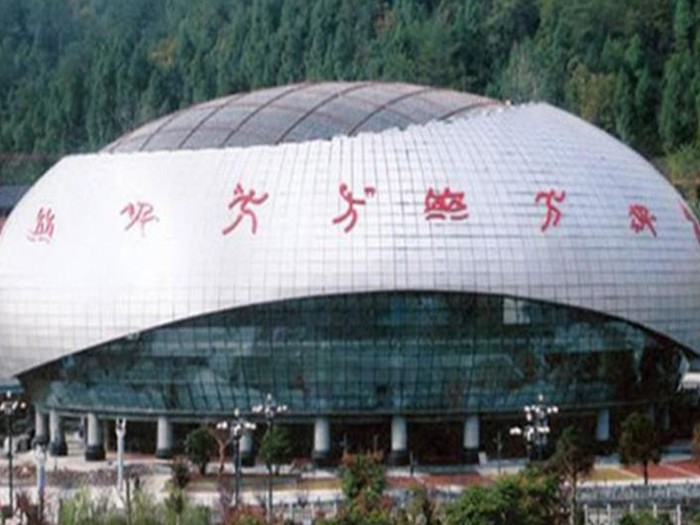 宜昌体育中心球形网架加工安装